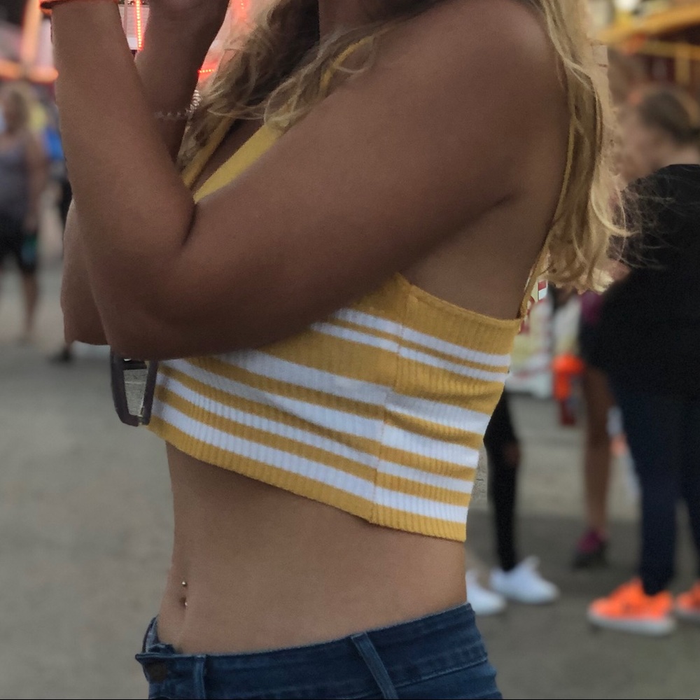 adorable yellow knit cropped top